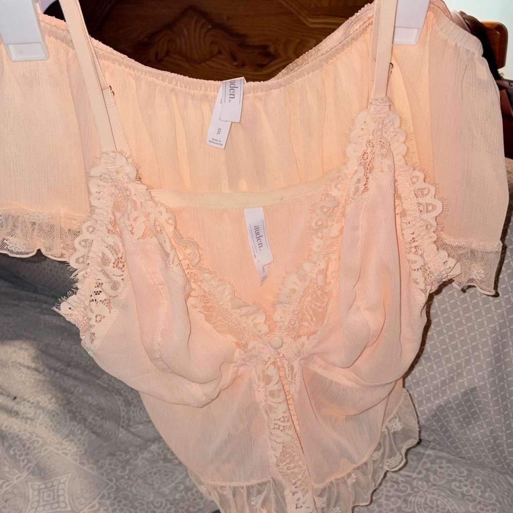 BRAND NEW Peach Lace Trim Iridescent Camisole Top & Cheeky Shorts